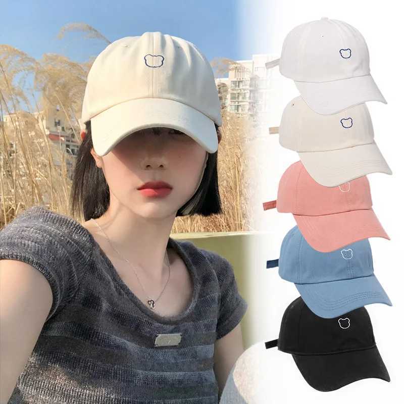 Cute bear baseball cap suitable for women Korean solid color adjustable sun hat summer simple soft cotton couple toe cap W241225