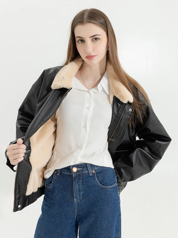 Winter Womens Fur Leather Jacket Long Sleeved Loose Warm Lamb Wool Vintage Thickened Locomotive Lapel Female PU Motorcycle Coat 241217