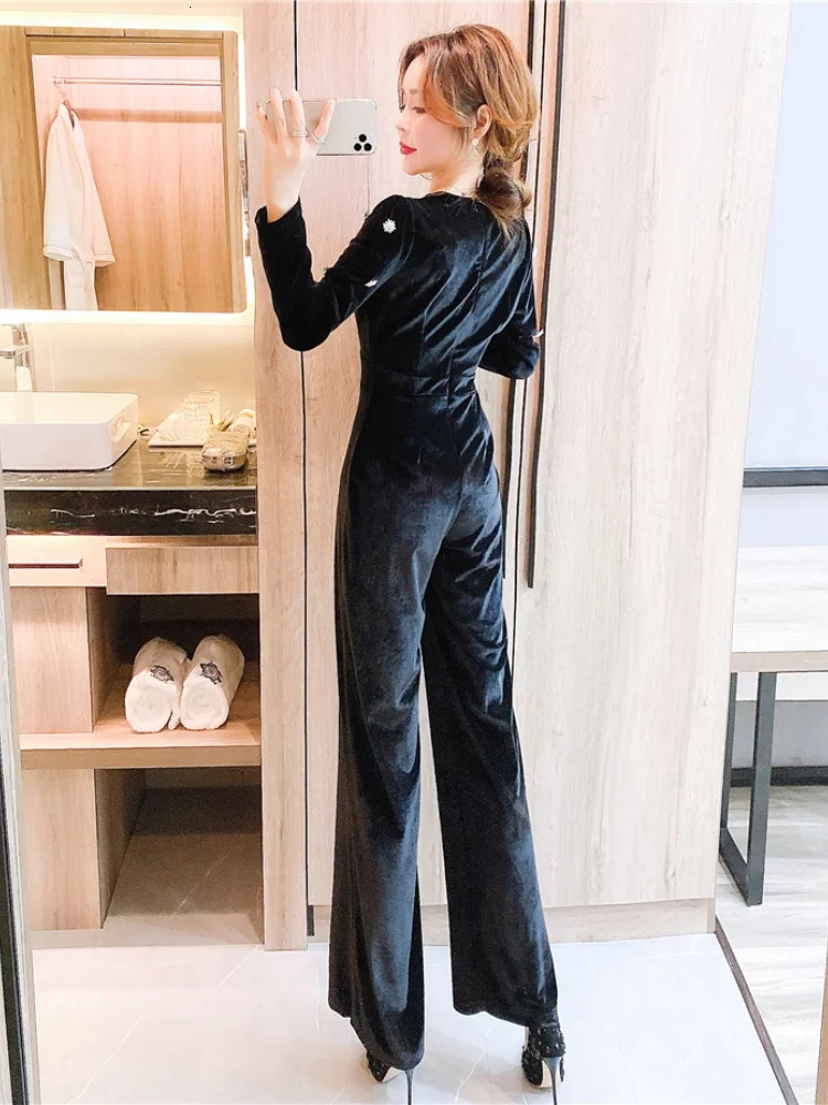 HMA Autumn Winter Button Decoration Velvet Jumpsuit Womens Slimming Waist Temperament Rompers 241224