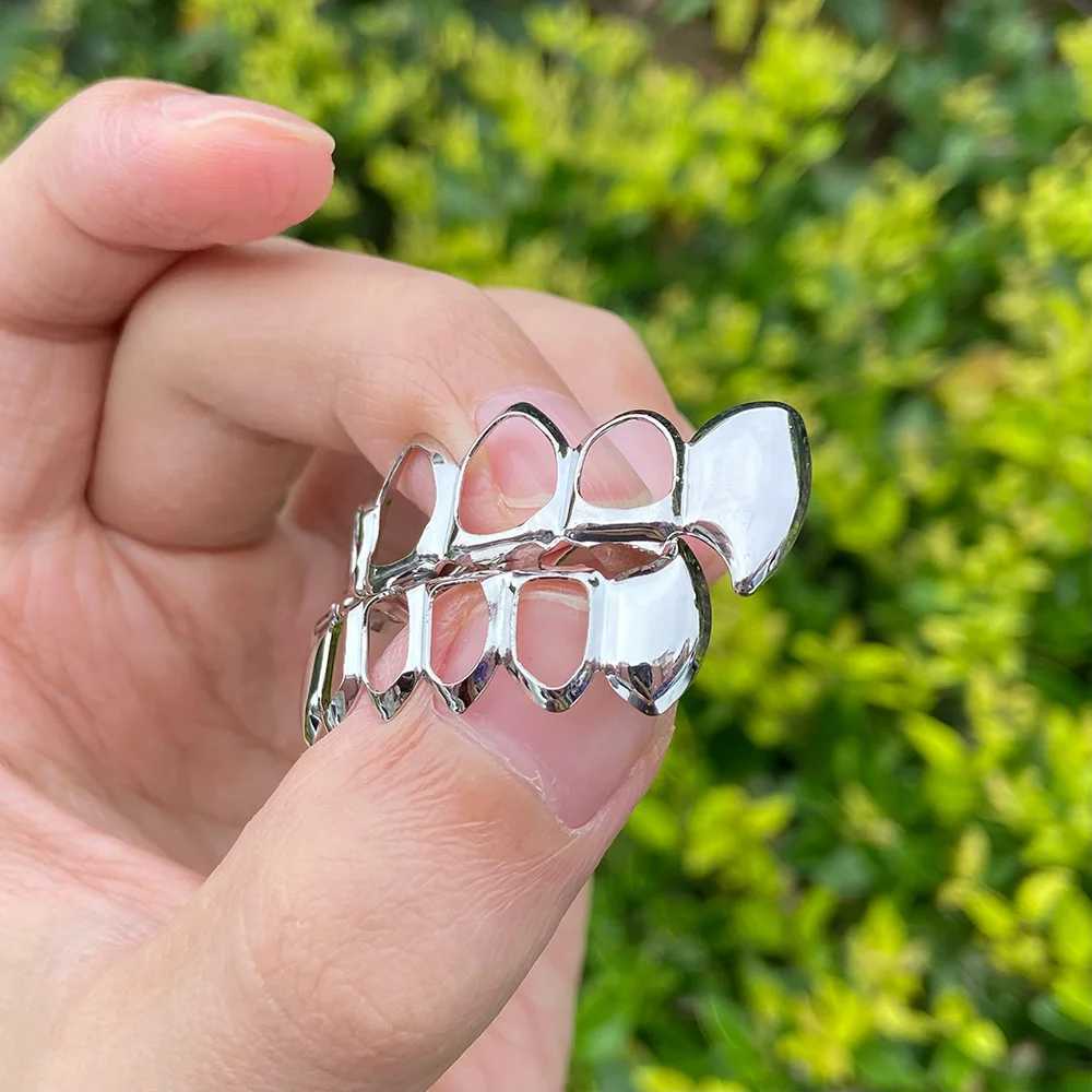 RACHELZ 14K Gold Plated Teeth Grillz Hip Hop Hollow Fangs Tooth Cs Decor Punk Dental Grills For Women Men JewelryXJ241225