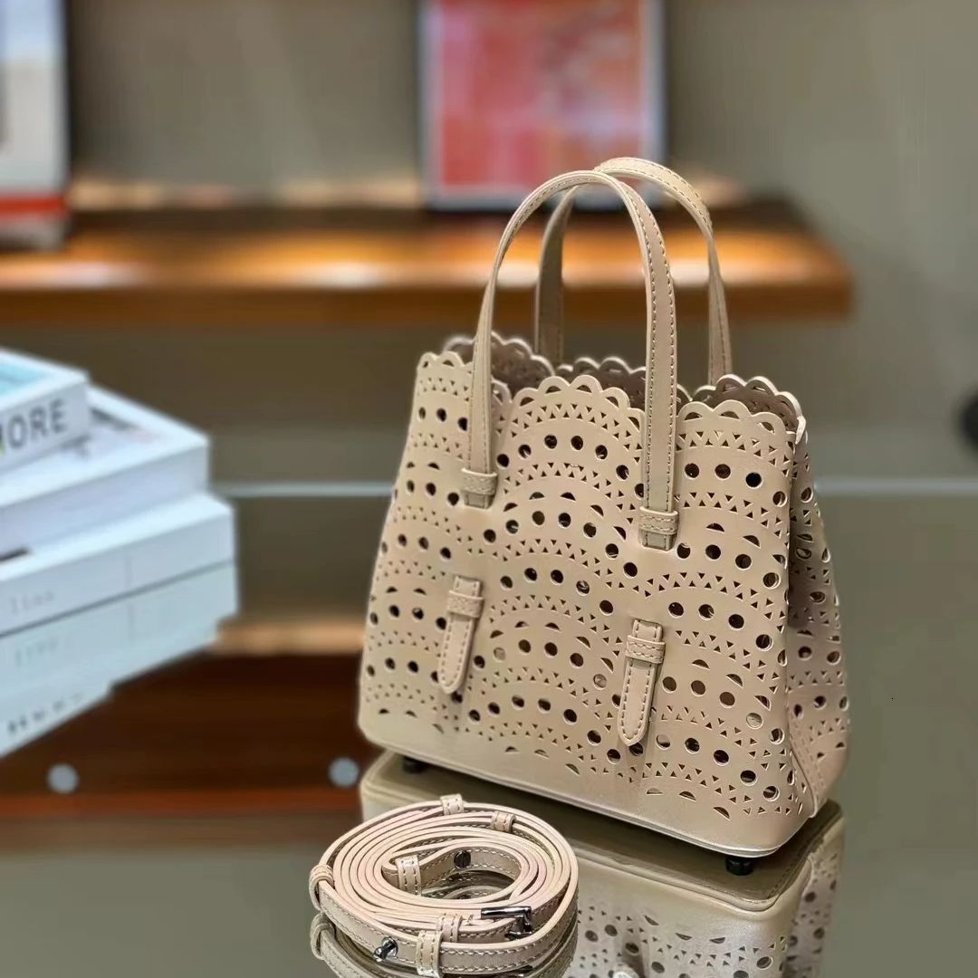 2024 Genuine Leather Bucket Bag for Women - Large Capacity Handbag hot in Cowhide