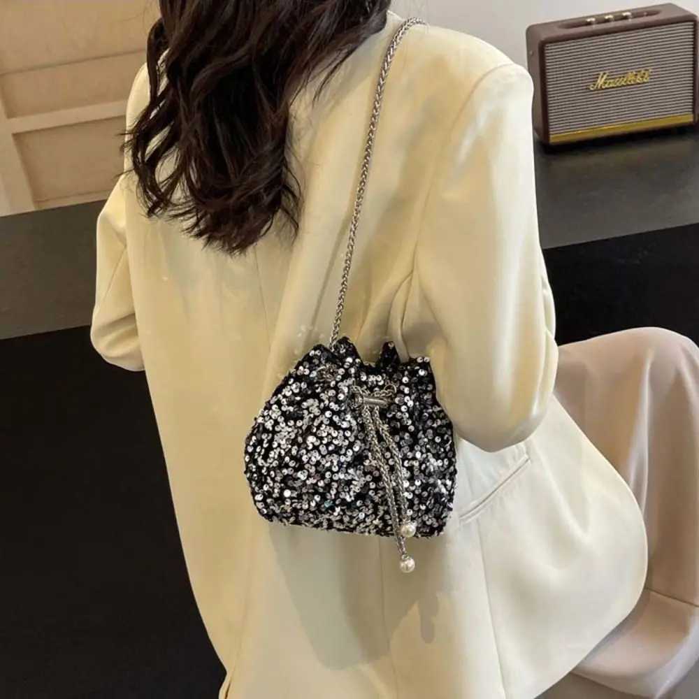 High Quality French Sparkling Banquet Bag Handbag Metal Chain Tassel Cross Body Bag Mini Wallet Glitter Shoulder Bag T241225