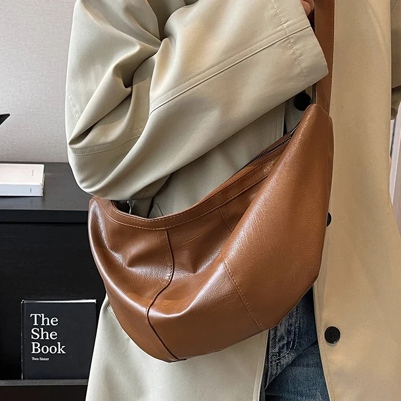 Half Moon PU Leather Zipper Crossbody Bags For Women Solid Color Large Capacity Shoulder Handbag 2023 Winter Dumpg Bag