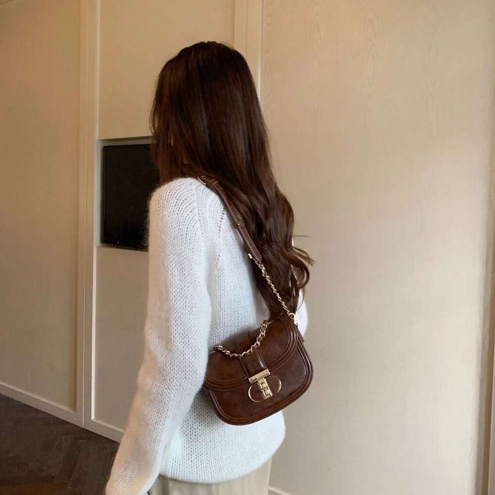 Fashion Dick Lounge Saddle Crossbody 2023 New Commuter Women's Chain Shoulder Bag