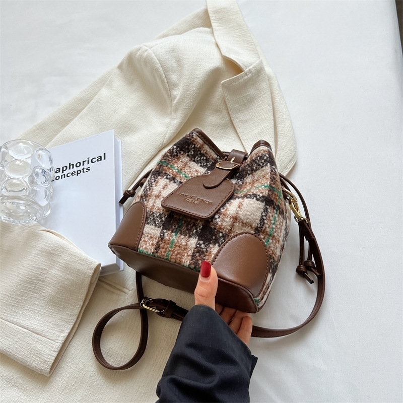 2025 Designer New free shipping 3 designer bag Street Trends Durable and sturdy balck coffee for Womens daily Versatile wear