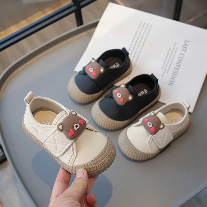 Athletic Outdoor Childrens Single Shoes Spring Fall Black Leather Cartoon Boys Girls Board Shoes 0-7 Years Old Casual Hundred Kid Baby Sneakers H24122