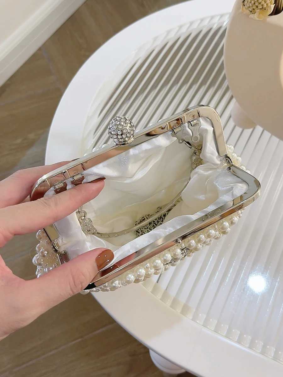 High Quality Artificial pearl and diamond cluTCh bag metal chain handbag floral handbag T241225
