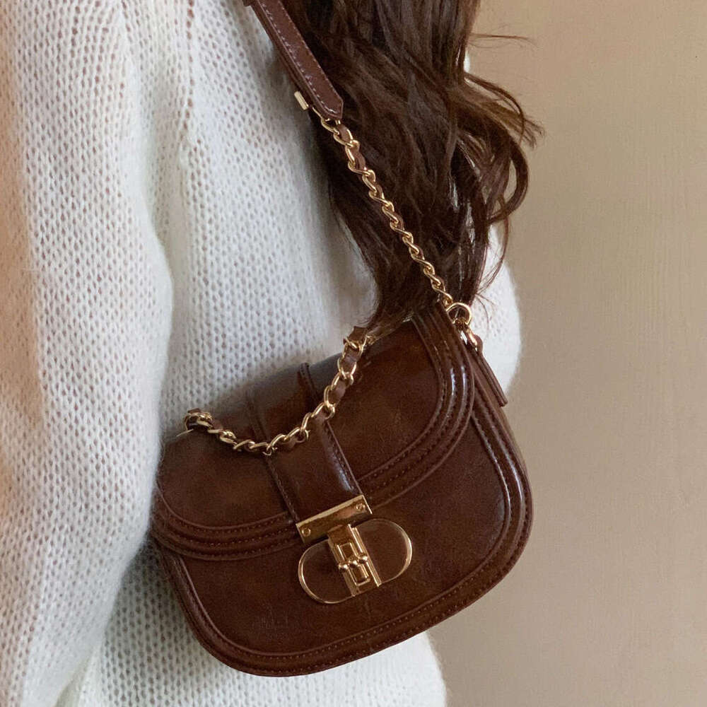 Fashion Dick Lounge Saddle Crossbody 2023 New Commuter Women's Chain Shoulder Bag