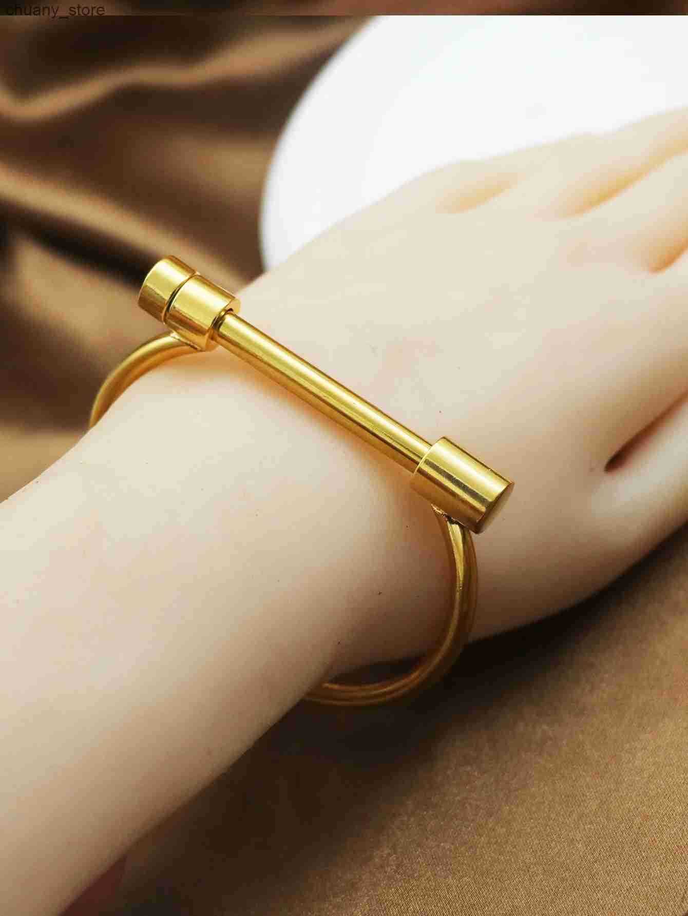 Chain No fade 316L Stainless Stee s Bangles Women Cuff Female Metal Screw Brand Design Ladies Wrist Jewery L240910