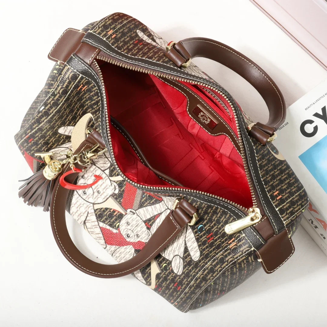 A Pvc Cartoon Patterned Pillow Bag And Handbag Suitable For Women's Daily Travel Storage