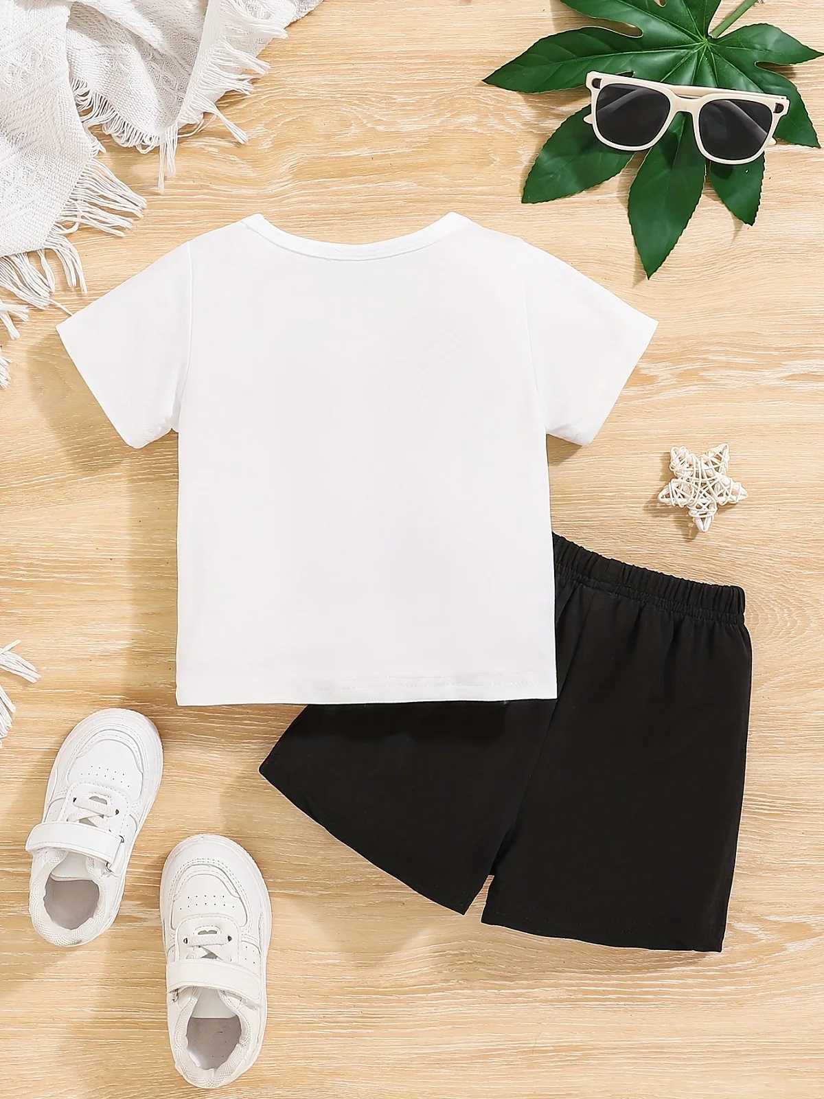 Clothing Sets Summer Baby Girl Clothes Set Children Boy Fashion Print Short Sleeve Tshirts and Short 2pc Suit Kid Top Buttom Outfits TracksuitY241225N