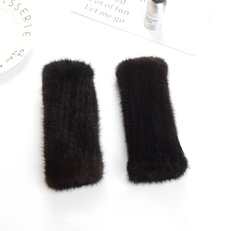 2024 Style Top Quality Womens 100% Winter Warm Real Mink Fur Knitted Half Finger Gloves Girls Typing Mittens 241225ww