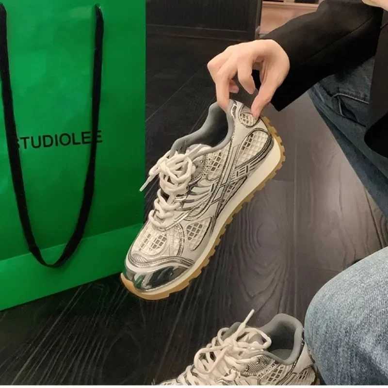 Luxury sports shoes lace up round toe casual shoes Pahwork mesh hollow running shoes outdoor sports shoes Y241225