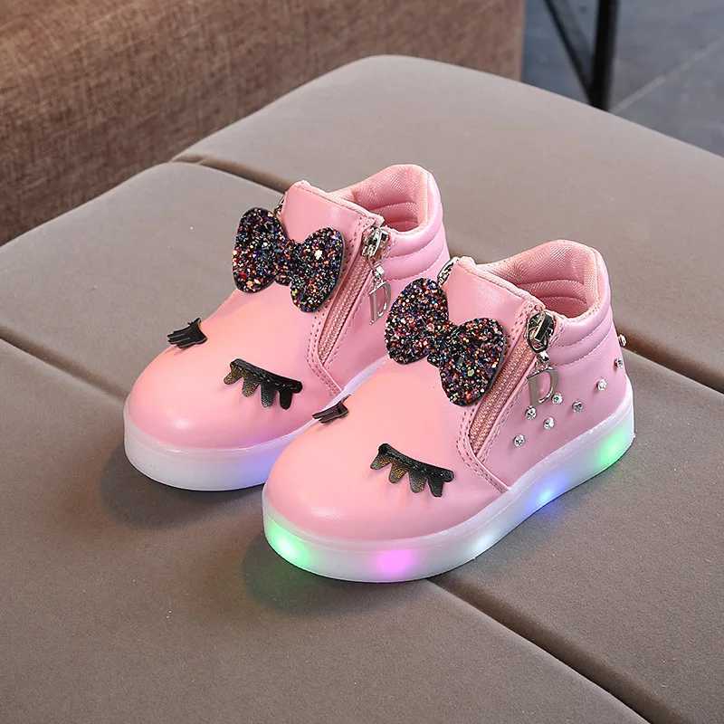 Athletic Outdoor Girls Glowing Light Sneakers Spring And Autumn Childrens Casual Shoes Kids Shiny Light Shoes Kids Fashion LED Light-up Sneakers H2412