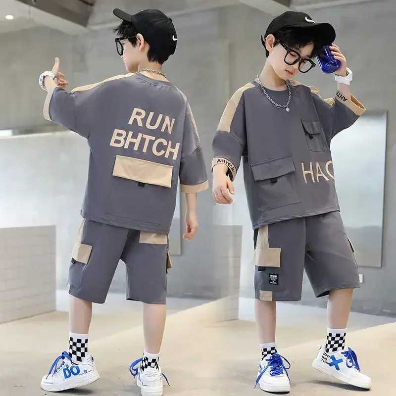 Clothing Sets Summer Teenage Boys Short Sleeve Clothes Set Children Letter Print Top and Bottom 2pcs Suit Kid T-shirts Cargo Pants TracksuitY241225WPK
