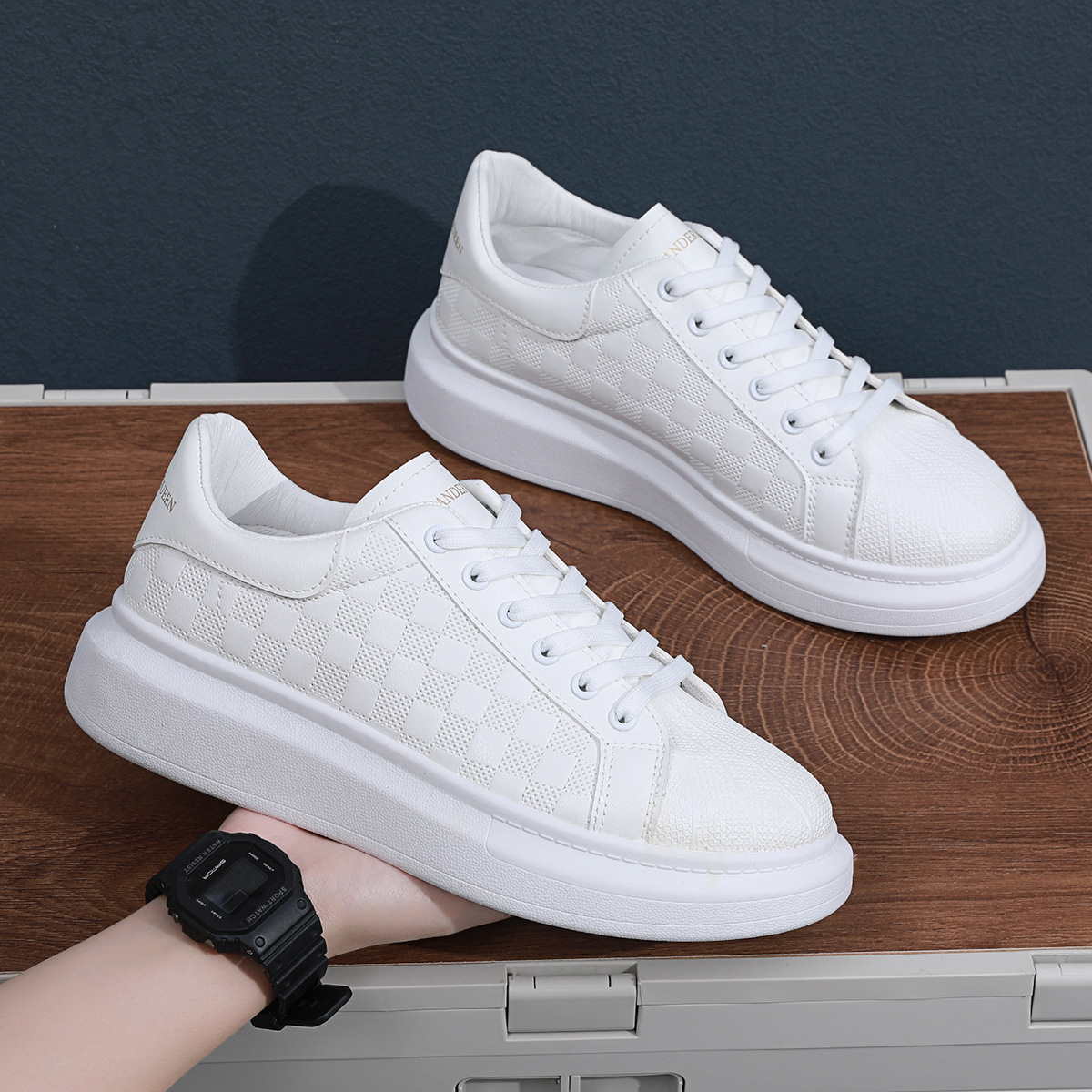 2025 Fashion brand small white shoes men's shoes with Korean version board shoes thick soles increase leather men's sports casual shoes