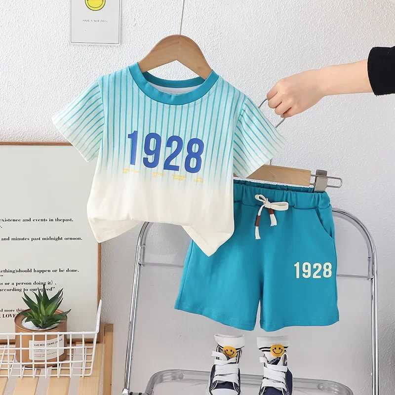 Clothing Sets Summer Baby Boy Clothes Set Children Girls Gradient Tshirt and Shorts 2pc Suit Kid Short Sleeve Top Bottom Teen Outfit TracksuitY241225G