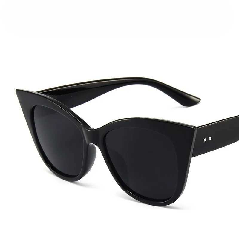 2024 Fashion Big Cat Eyes Sunes Wen Luxury Design Retro Sun es Fem M Retro S UV Protective Glasses X2412251
