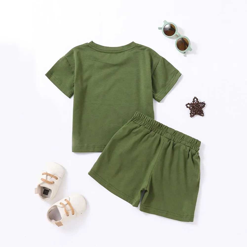 Clothing Sets Summer Childrens Casual Sportswear Set Childrens Letter Printed T-shirt + Solid Color Shorts 2 Pieces Set 0-6 Years OldY241225EW53