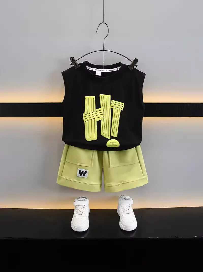 Clothing Sets Summer New Boys Suit Childrens Sleeveless Vest Baby Summer Boy Handsome Small Childrens Clothing Fashion Two-Piece SetY241225W1RT