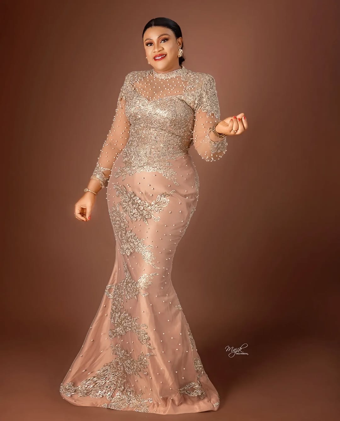 2025 Plus Size Champagne Illusion Mermaid Mother Of Bride Dresses Lace Beaded Evening Party Mama's Dress Vintage Birthday Wedding Guest Groom Mot