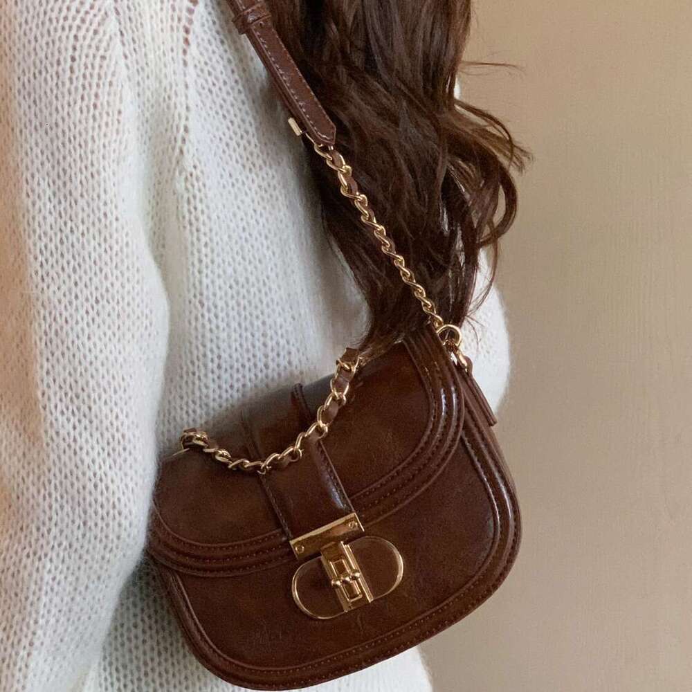 Fashion Dick Lounge Saddle Crossbody 2023 New Commuter Women's Chain Shoulder Bag