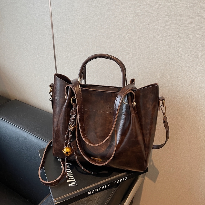 2025 Designer New shipping 3 free designer fashion crossbody bag black coffee urban simplicity for Womens daily Versatile wear