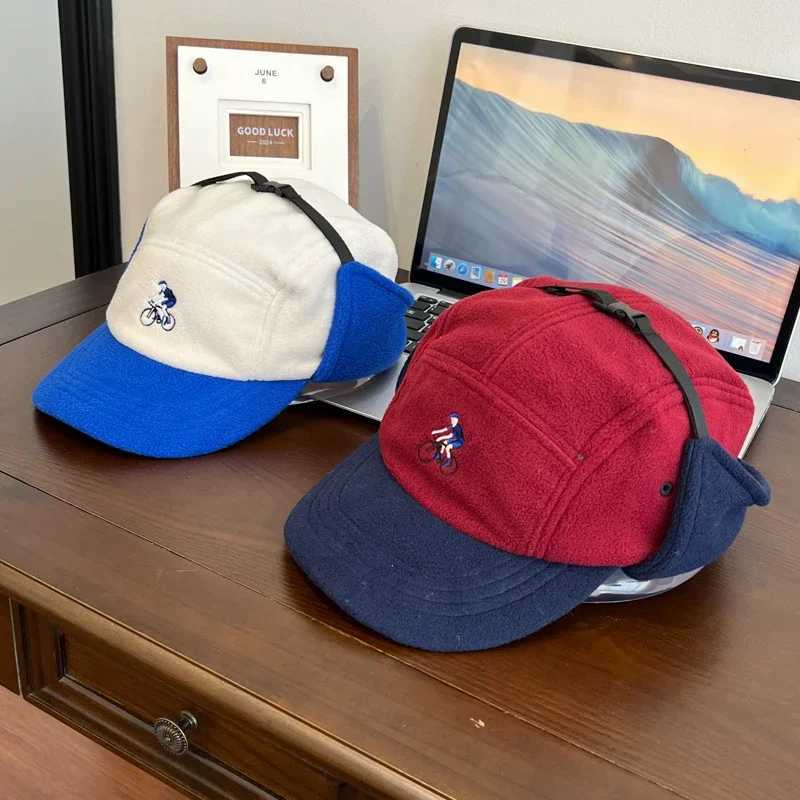 Tide brand outdoor baseball cap color matching ear protection with rope pedal cap hot wool bicycle bomber cap W241225