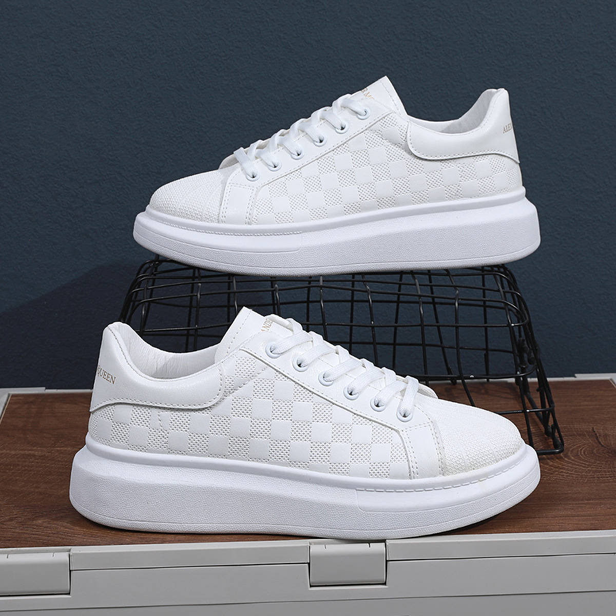 2025 Fashion brand small white shoes men's shoes with Korean version board shoes thick soles increase leather men's sports casual shoes