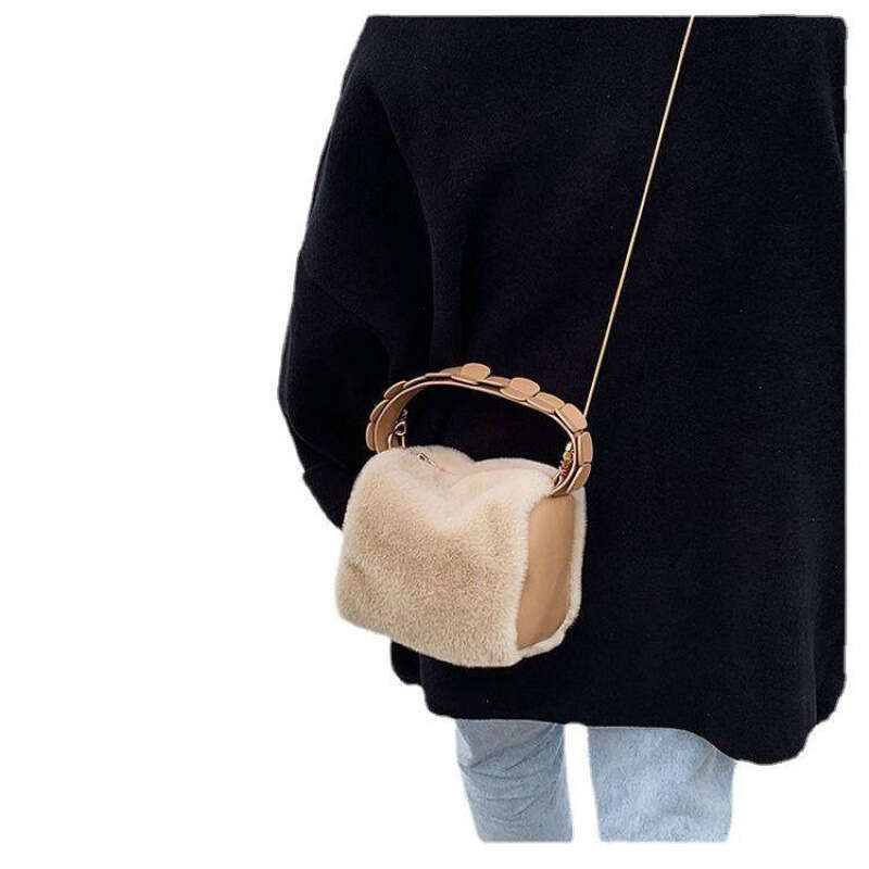 Handbag for women 2024, autumn winter chain strap crossbody plush bag, trendy and high-end texture