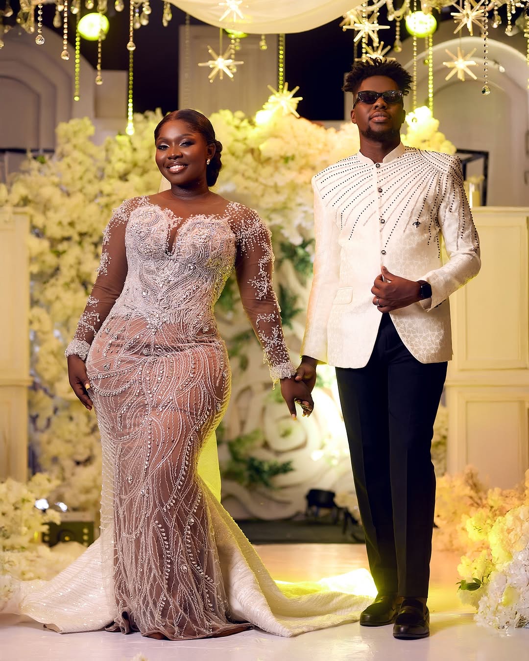 2025 Arabic Aso Ebi Plus Size Ivory Lace Wedding Dresses Illusion Crystals Beaded Detachable Train Bridal Gowns Dress ZJ406