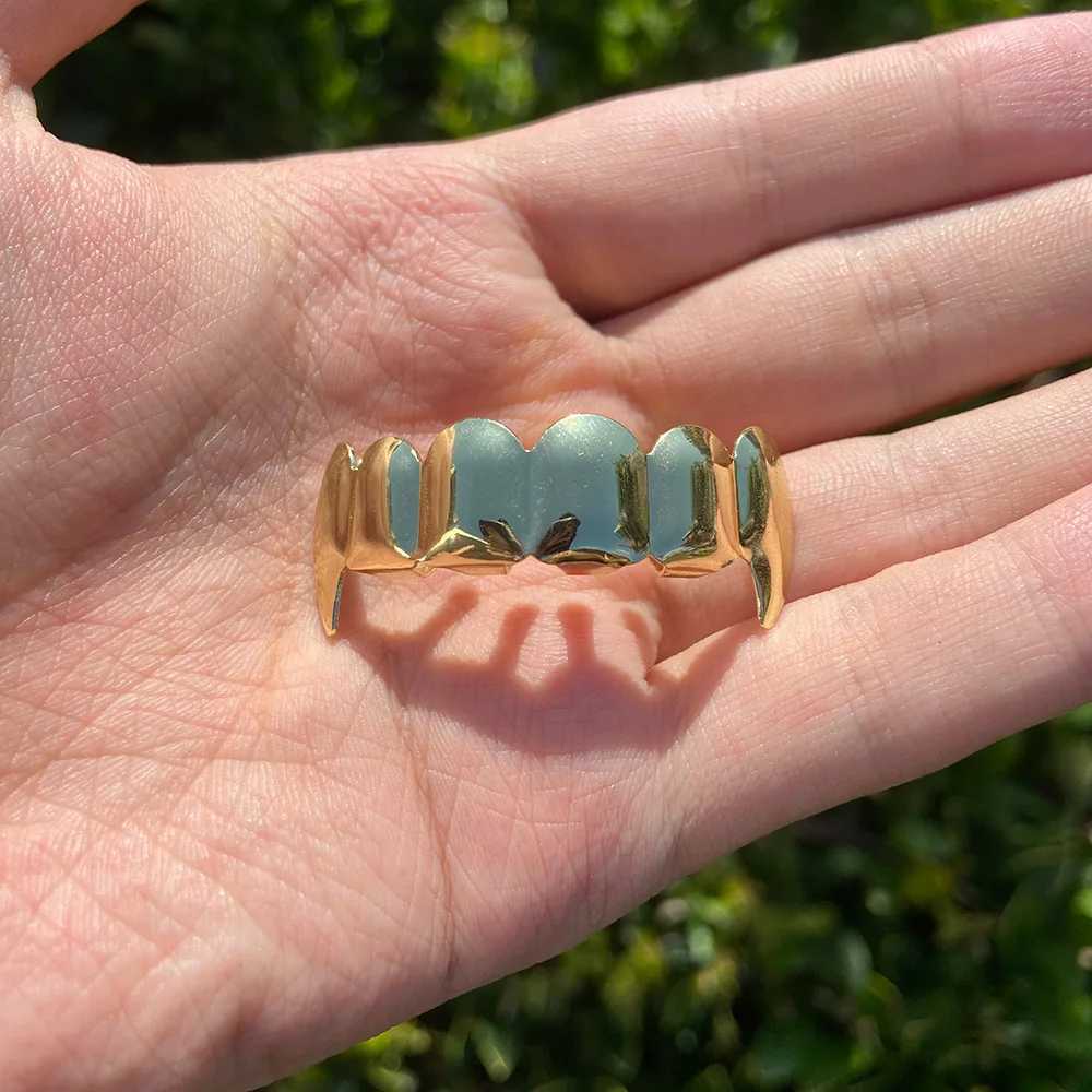 RACHELZ Gold Silver Color Fangs Teeth Grillz Hip Hop Tooth Cs Decor Fashion Dental Grills For Men Women Jewelry AccoriesXJ241225