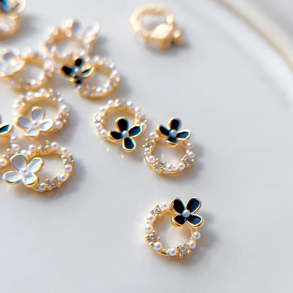 10 Pcs Internet celebrity garland pearl circle nail art jewelry small fragrance flower hollow three-dimensional nail 241225