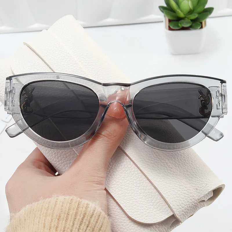 New Cat Eye Sunes Wen Luxury Brand Designer Fashion Black S Retro Sunes for Fem Eyewear UV400 Ocos De Sol X241225