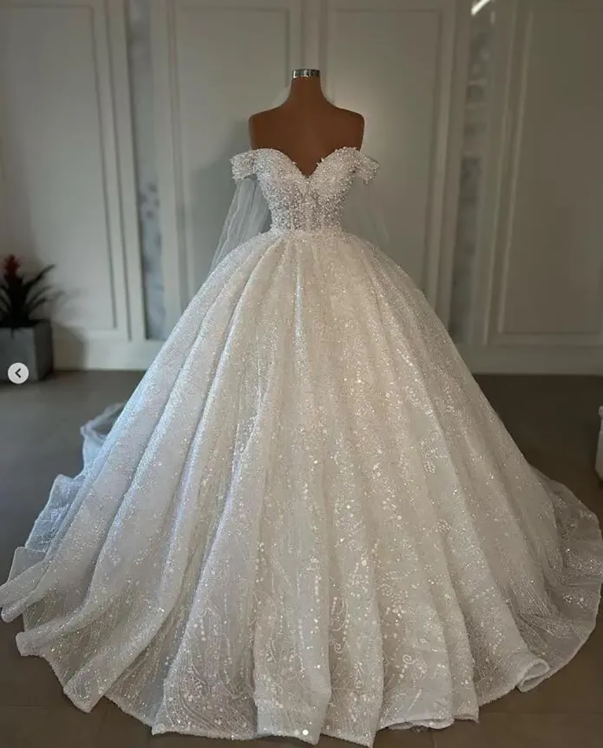 2025 Arabic Dubai Ball Princess Pearls Dresses Sheer Off The Shoulder Neck Bridal Gowns Puffy Wedding Gown