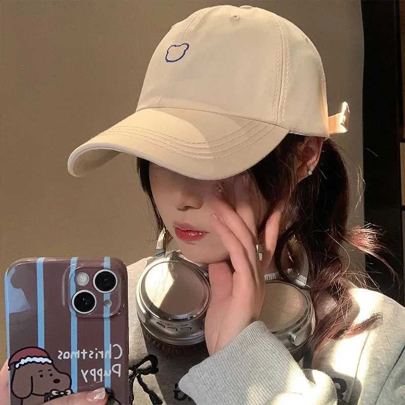 Cute bear baseball cap suitable for women Korean solid color adjustable sun hat summer simple soft cotton couple toe cap W241225