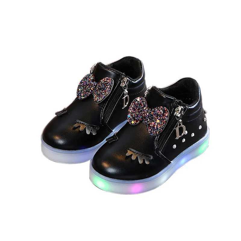 Athletic Outdoor Girls Glowing Light Sneakers Spring And Autumn Childrens Casual Shoes Kids Shiny Light Shoes Kids Fashion LED Light-up Sneakers H2412