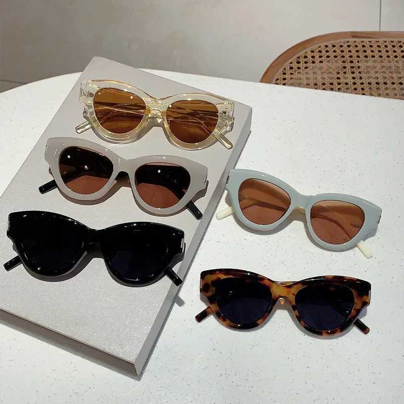 Fashion retro cat eyes Sunes Wen for Fem Sun es Punk S luxury brand designer elegant womens eyes UV400 X2412251