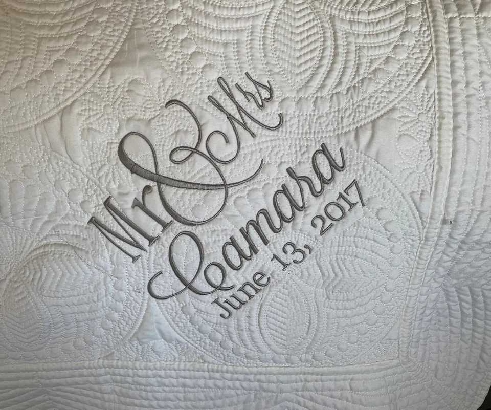 Blanket Name Monogrammed Quilt Personzed Wedding Gift Customized Quilt Keepsake Gift Bridal Shower Gift Initials Heirloom Quilt C251225