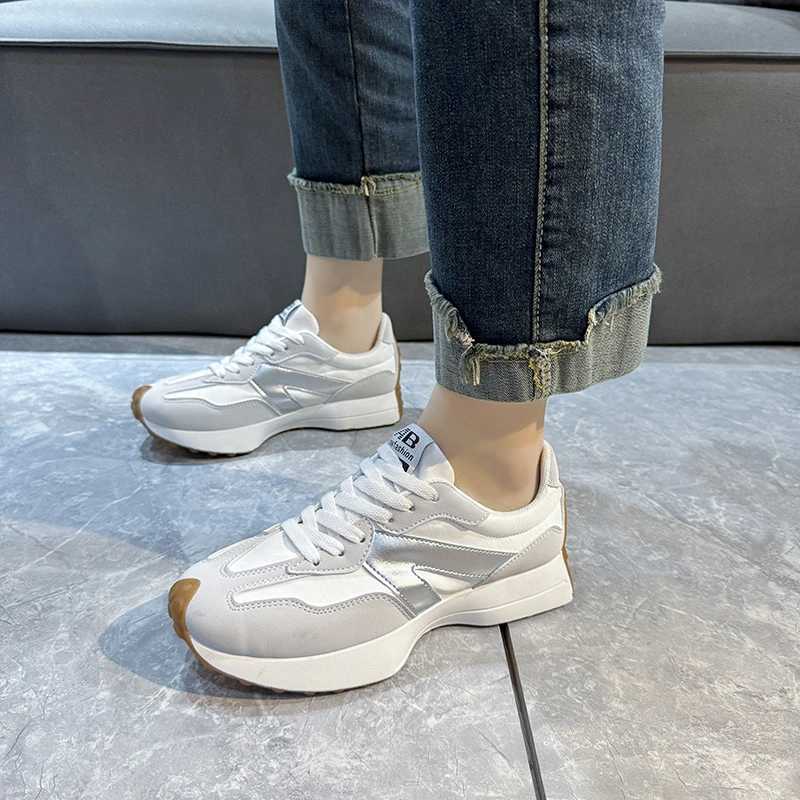 New Arrival Women Sneakers New Summer Causal Breathable Sneakers Fashion Lace Up Breathable Sneakers Platform Outdoor Walking Designer Shoes T250311