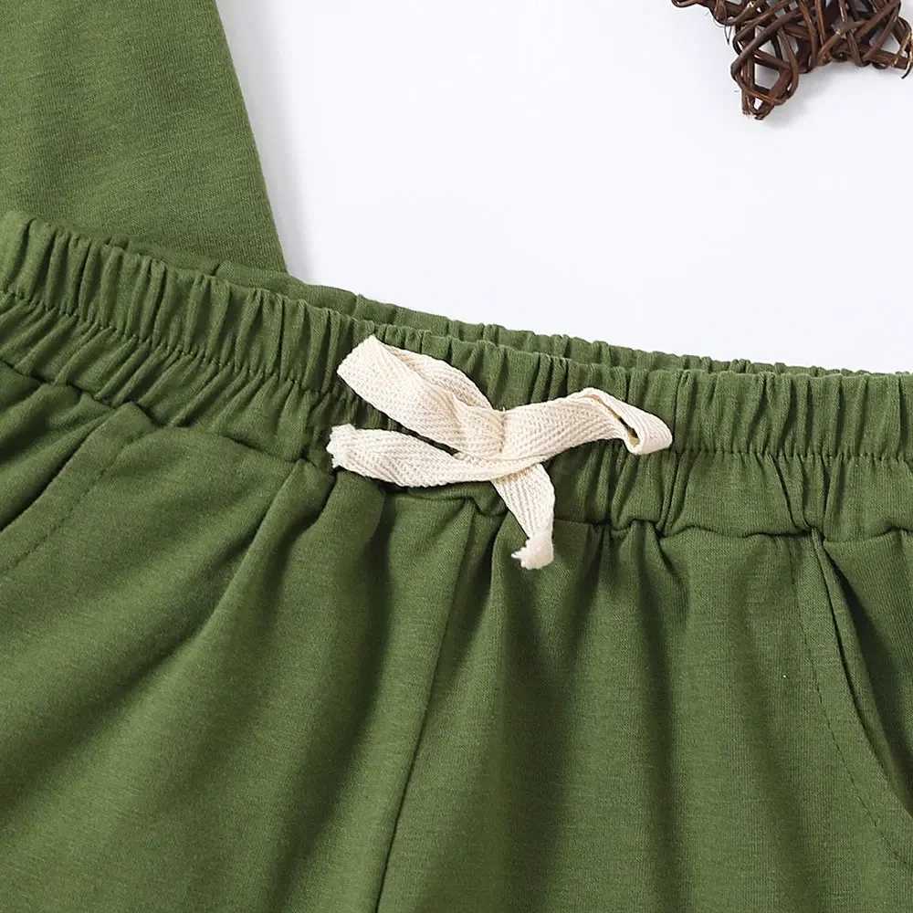 Clothing Sets Summer Childrens Casual Sportswear Set Childrens Letter Printed T-shirt + Solid Color Shorts 2 Pieces Set 0-6 Years OldY241225EW53