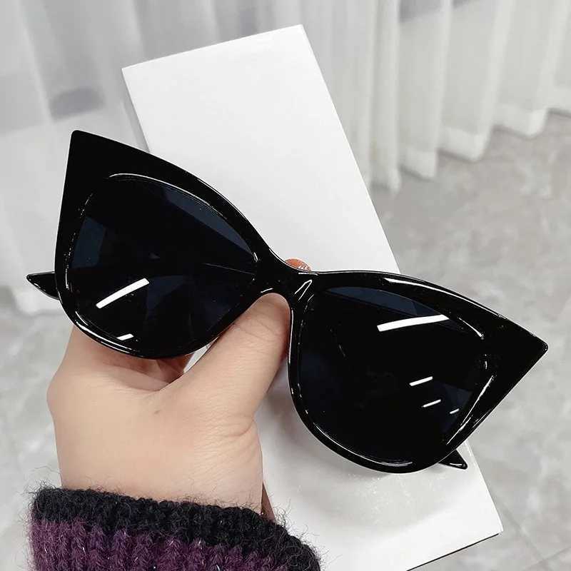 2024 Fashion Big Cat Eyes Sunes Wen Luxury Design Retro Sun es Fem M Retro S UV Protective Glasses X2412251