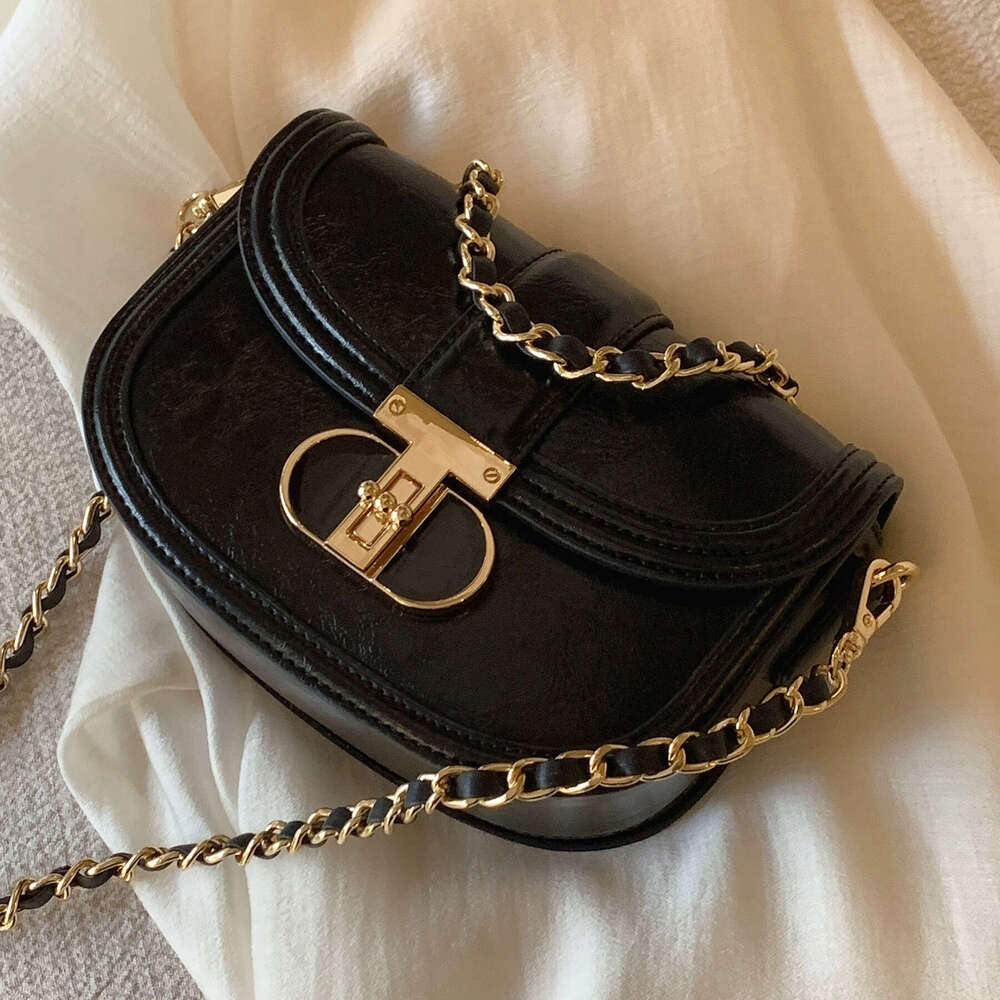Fashion Dick Lounge Saddle Crossbody 2023 New Commuter Women's Chain Shoulder Bag