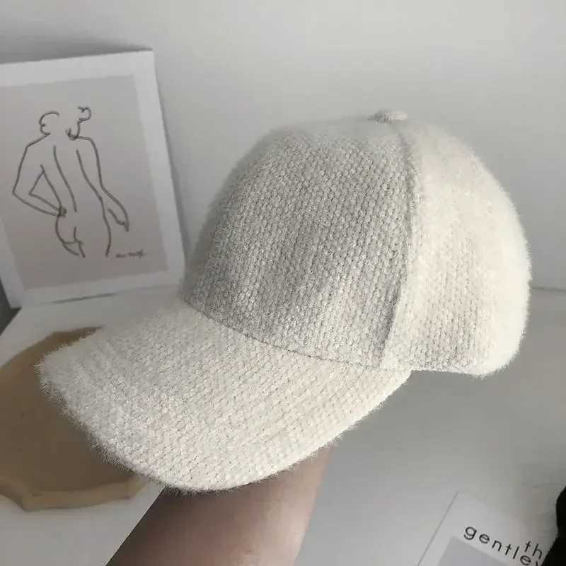 Solid color warm pea hat imitates rabbit fur autumn and winter baseball hats hiking cycling camping edition W241225
