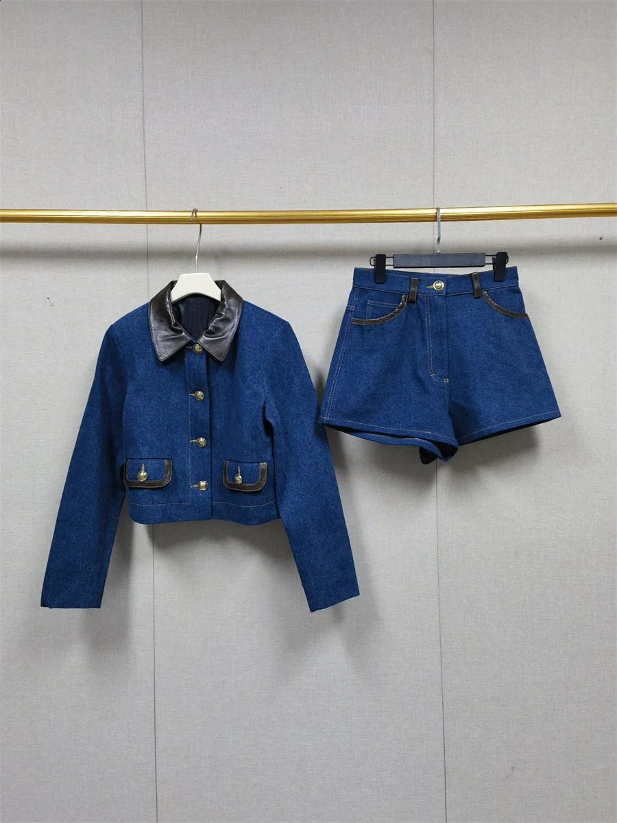 Retro high-quality denim womens jacket fashionable polo necklace PU leather high street jacket metal button loose top long sleeved 241219