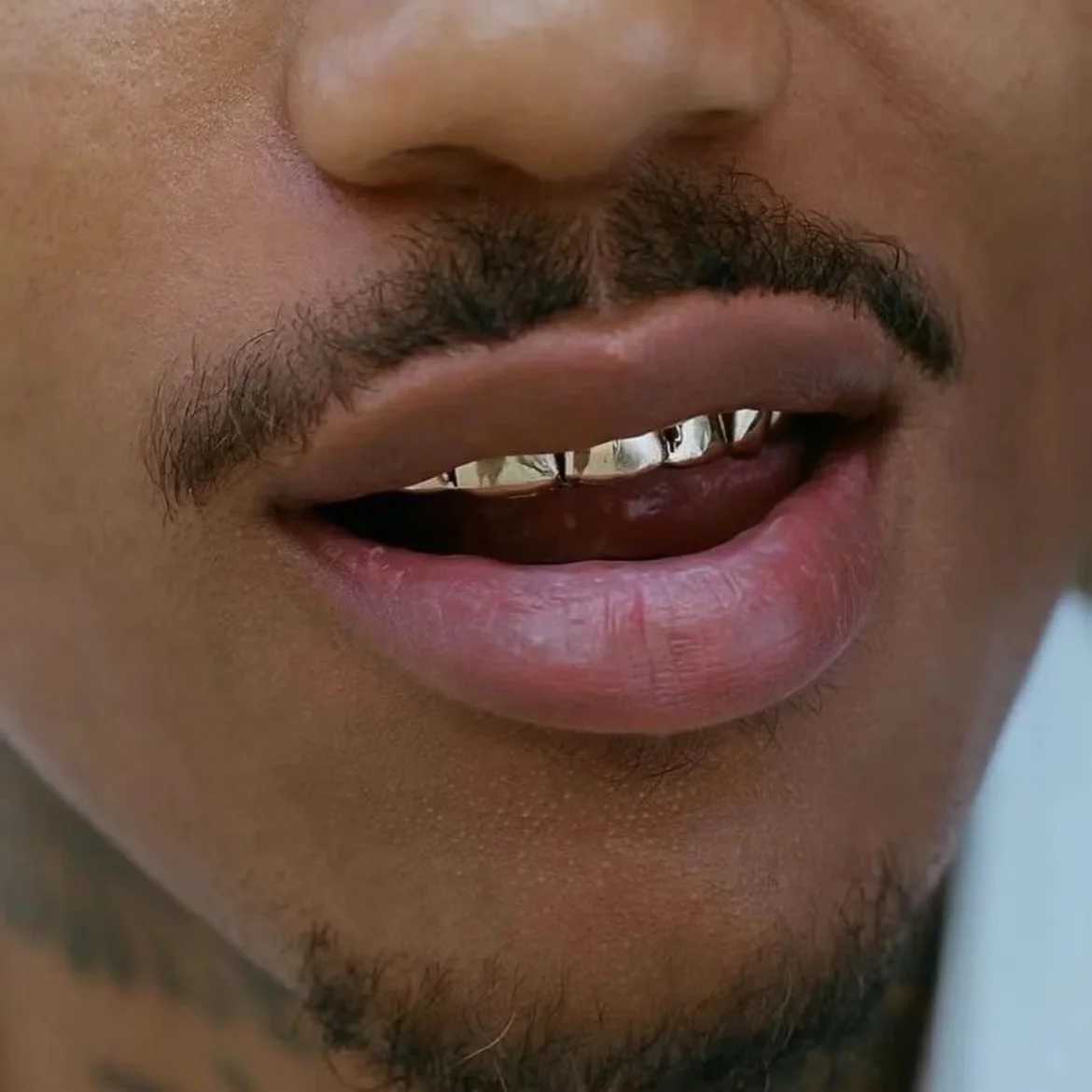 RACHELZ Hip Hop Glossy Teeth Grillz Fashion Gold Color Top Bottom Tooth Cs Dental Grills For Women Men Halloween JewelryXJ241225