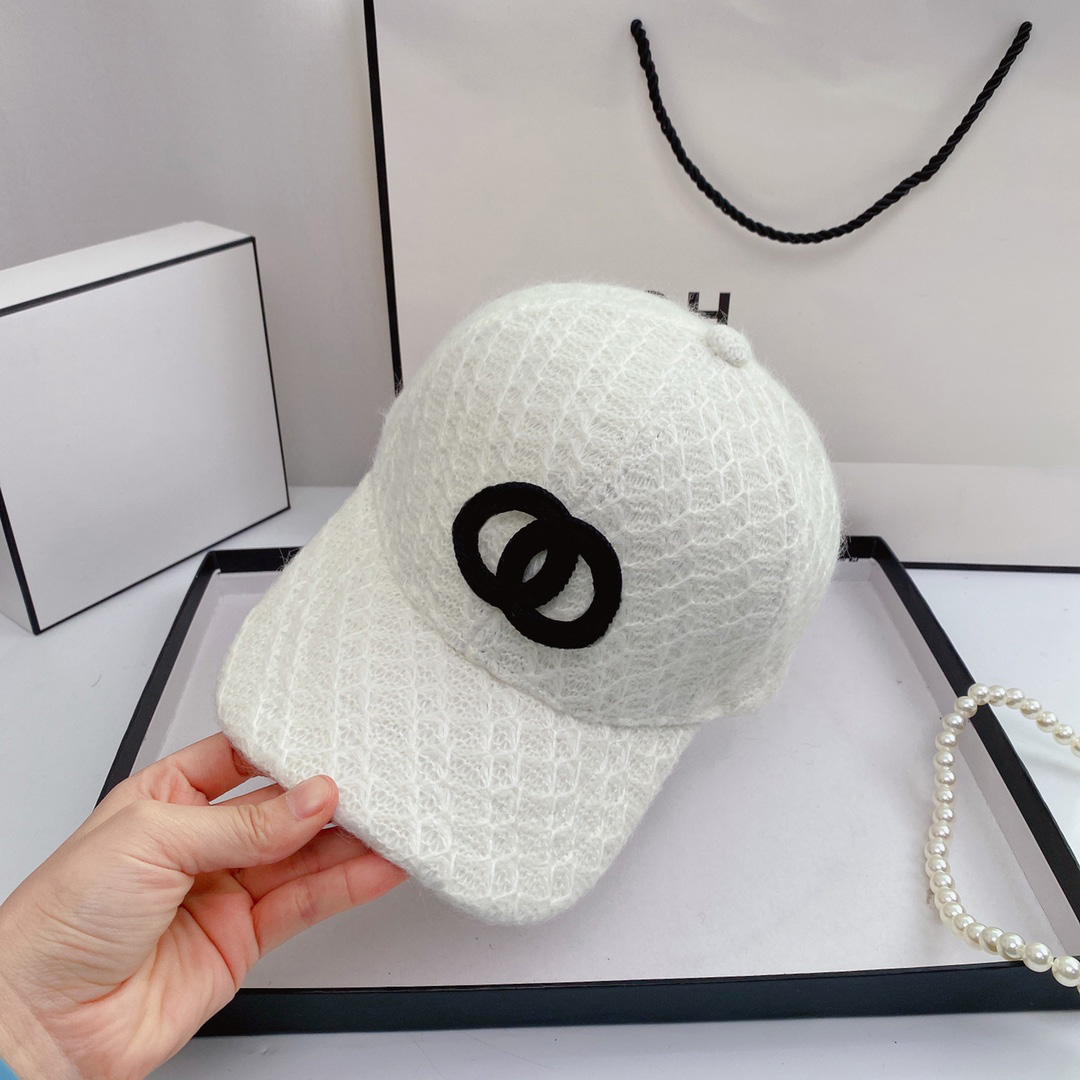 Classic Women Men Ball Caps 4 Seasons Unisex Snapbacks Initial Sports Cap 6Colors