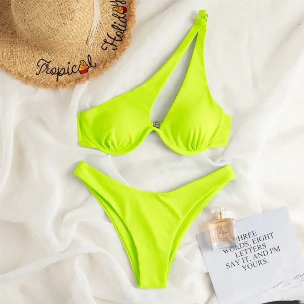 2024 Multi Color Sexy Triangle Bikini Swimsuit One Shoulder Underwire Split Womens Solid Beach Style Bikini SwimsuitW241225