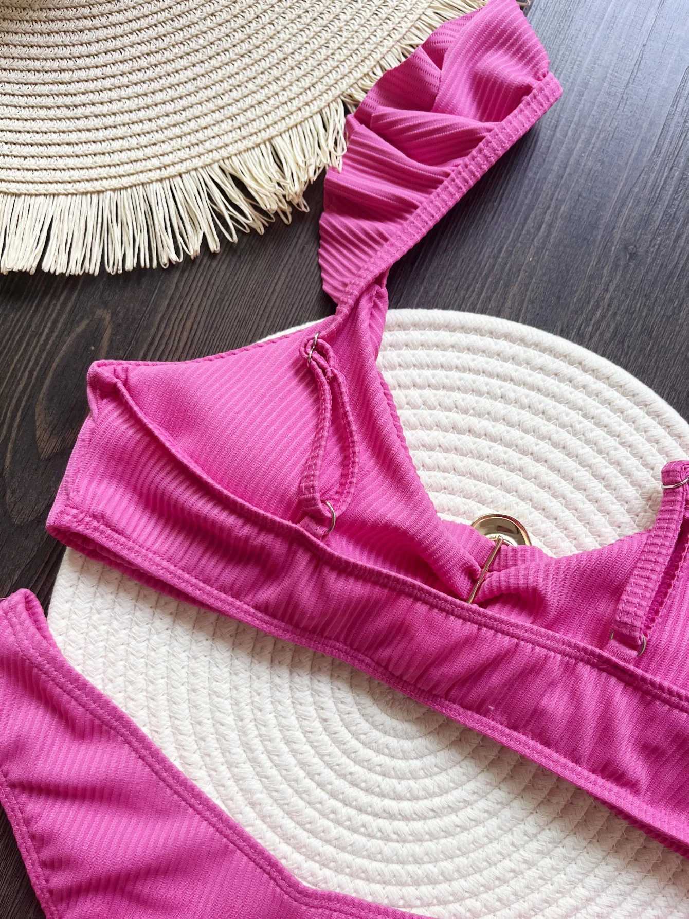 2025 new womens bikini set rose red 2-piece swimsuit womens sexy ruffled edge suspension backless beach vacation swimsuitW241225