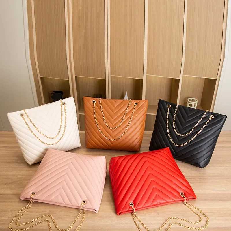 Womens Exquisite Shopping Bag Large Capacity Shoulder Bags High Quality Pu Leather Handbag Ladies Wild Bags Purses and HandbagsXJ241225